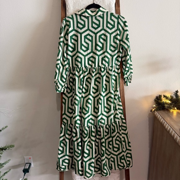 NWOT Zara Cream & Green Geometric Patterned Long Sleeve Tiered Midi Dress - Picture 4 of 4